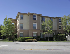 Hidden Valley in Simi Valley, CA - Foto de edificio - Building Photo