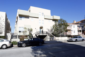 15039-15041 Dickens St in Sherman Oaks, CA - Building Photo - Building Photo