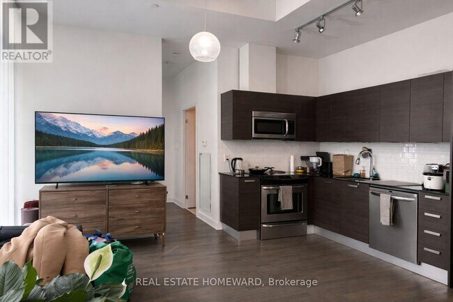 1815 Yonge St in Toronto, ON - Building Photo - Building Photo