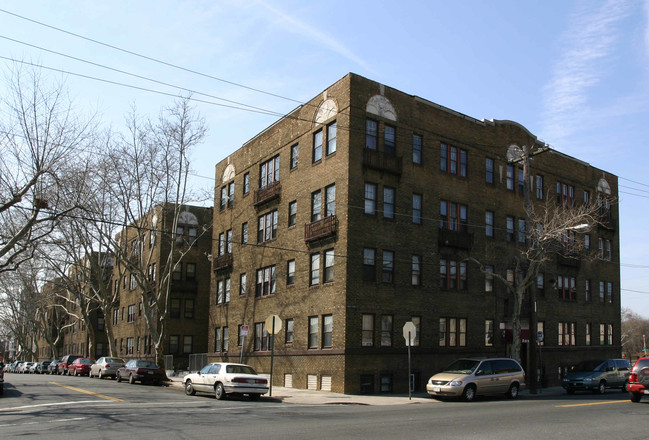 Lindley Court Apartments in Philadelphia, PA - Building Photo - Building Photo