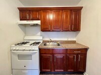 418 Stuyvesant Ave photo'