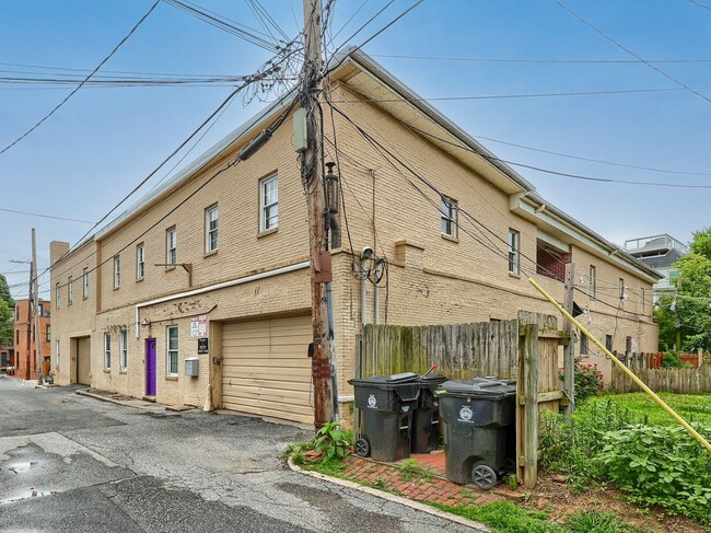 1416 Lawton St in Harrisburg, PA - Building Photo - Building Photo