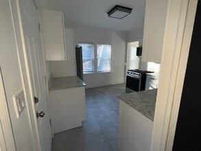 122 Redfield Pl in Syracuse, NY - Building Photo - Building Photo