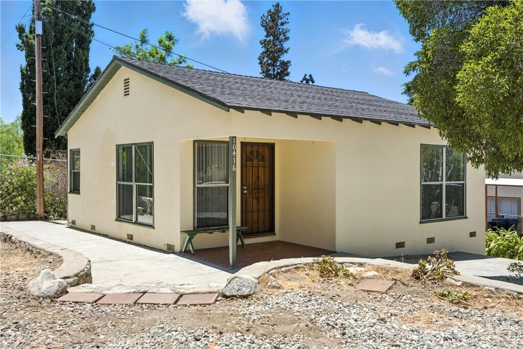 10416 Fairgrove Ave in Los Angeles, CA - Building Photo
