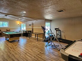 1831 Claxter Rd NE in Keizer, OR - Building Photo