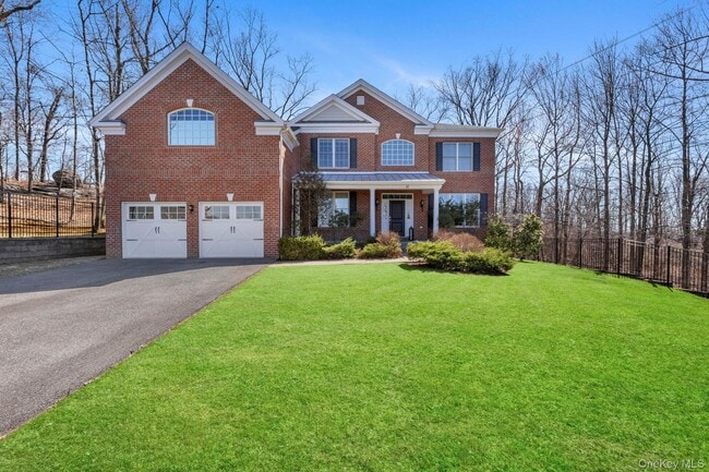 property at 11 Fraydun Ln