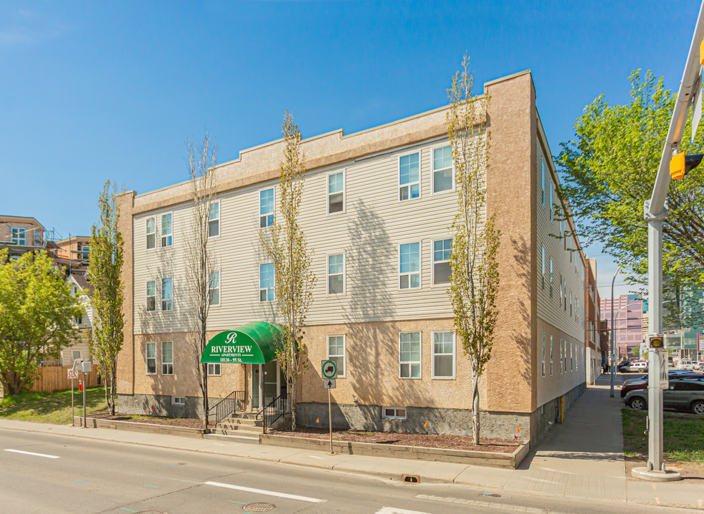 Riverview Apartments in Edmonton, AB - Building Photo