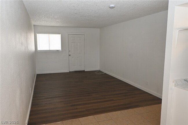 2301 Stewart Ave in Las Vegas, NV - Building Photo - Building Photo