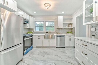 2011 Lexington Ave in East Point, GA - Building Photo - Building Photo