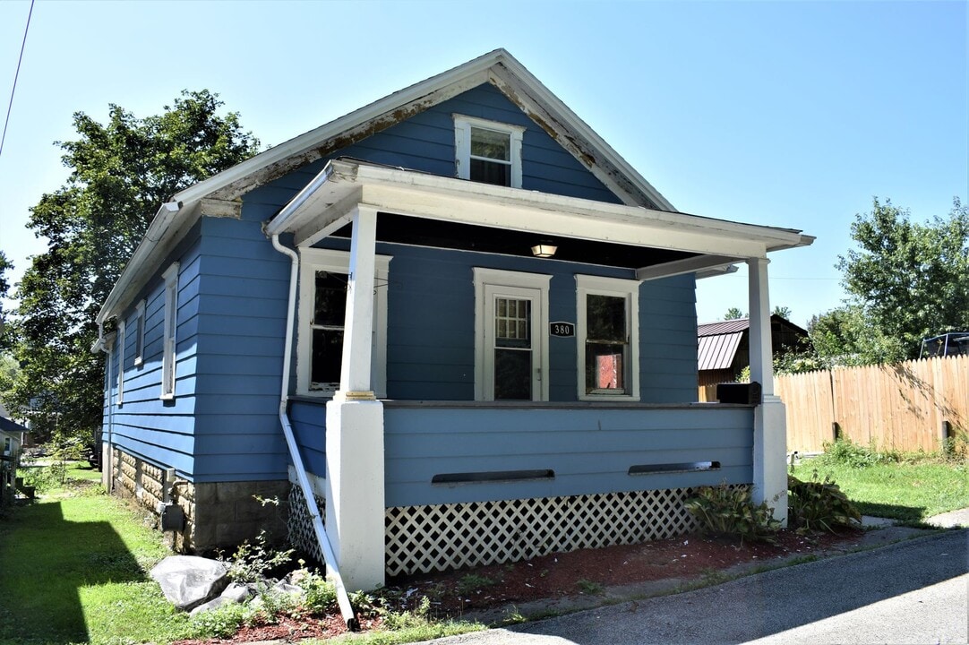 380 McClure Ave in Blairsville, PA - Foto de edificio