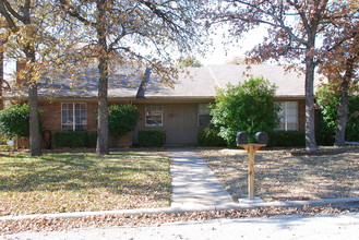 7501-7523 Hanover Ln in North Richland Hills, TX - Building Photo - Building Photo