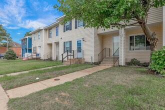 253 Greenbrier Ave in Norfolk, VA - Building Photo - Building Photo