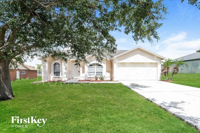 property at 706 Tartan Loop