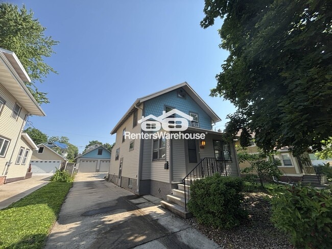 2805 Kingman Ave in Des Moines, IA - Building Photo - Building Photo