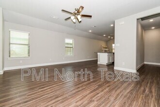 6415 Graceland Dr in Greenville, TX - Foto de edificio - Building Photo