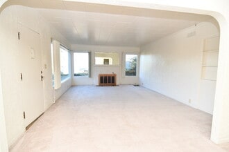 1368 SE Overlook Ave in Roseburg, OR - Building Photo - Building Photo