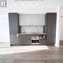 8 Interchange Wy in Vaughan, ON - Building Photo - Building Photo