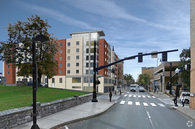 Pugh Centre in State College, PA - Foto de edificio