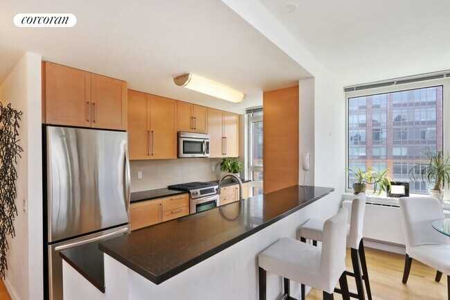 415 Main St in New York, NY - Building Photo - Building Photo