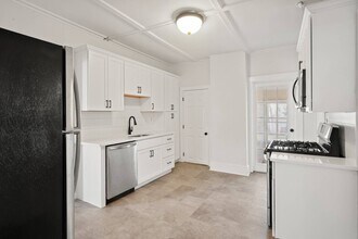 17 Granite St in Saratoga Springs, NY - Building Photo - Building Photo