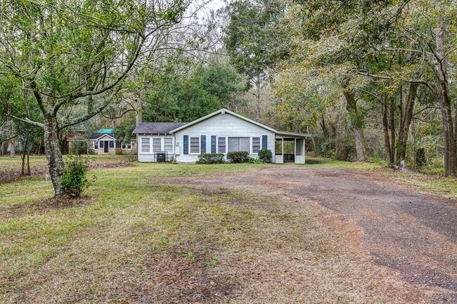 property at 3128 Club House Rd
