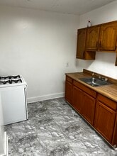 19 E James St, Unit 1 in River Rouge, MI - Building Photo - Building Photo