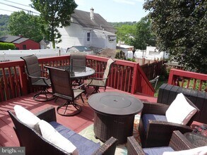 245 E 8th Ave in Conshohocken, PA - Building Photo - Building Photo