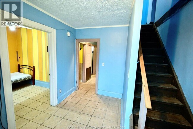 1650 UNIVERSITY in Windsor, ON - Building Photo - Building Photo