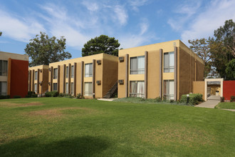 Sycamore Village in Fullerton, CA - Building Photo - Building Photo