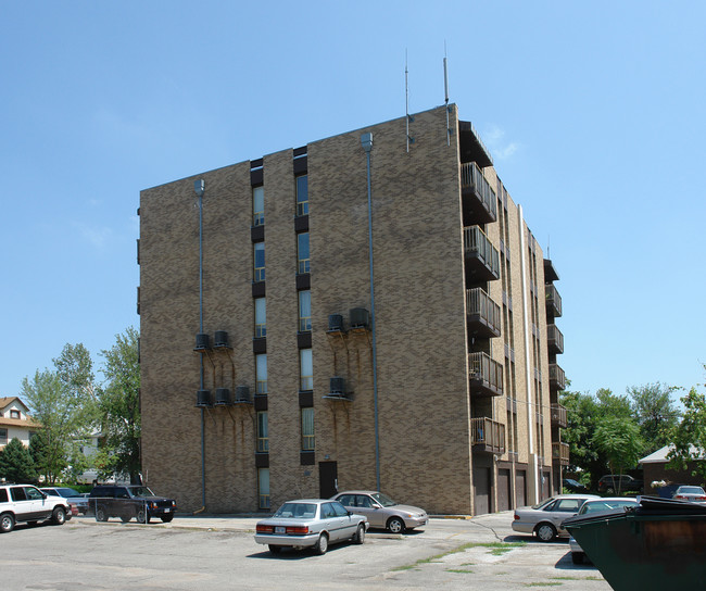 Tiffany Tower Apartments in Omaha, NE - Building Photo - Building Photo