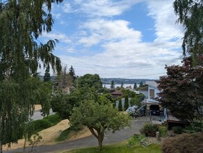 1611 Trenton Ave in Bremerton, WA - Building Photo - Building Photo