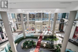 9090-9090 Yonge St in Richmond Hill, ON - Building Photo - Building Photo