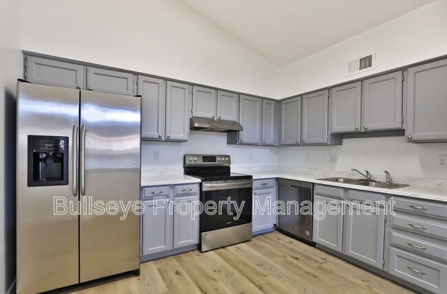 601 N May in Mesa, AZ - Foto de edificio - Building Photo