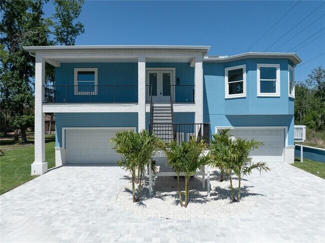 1033 Hammock Cir in Tarpon Springs, FL - Building Photo - Building Photo