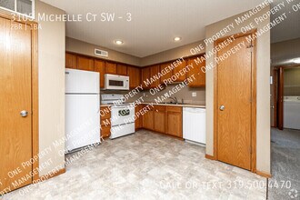 3105 Michelle Ct SW in Cedar Rapids, IA - Building Photo - Building Photo