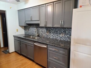 817 Oakton St in Elk Grove Village, IL - Building Photo - Building Photo