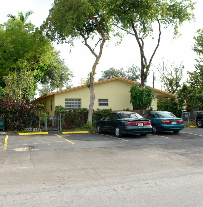 2715 SW 10th St in Fort Lauderdale, FL - Building Photo - Building Photo