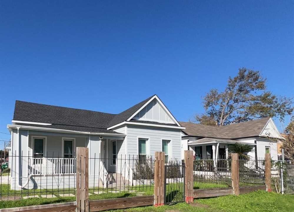 401 Walton St in Houston, TX - Building Photo