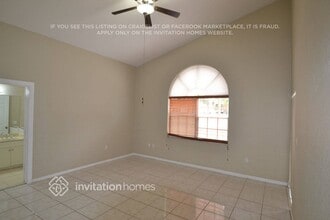 8764 NW 153rd Terrace in Hialeah, FL - Foto de edificio - Building Photo
