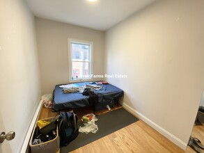 7 Warwick St, Unit 2 in Boston, MA - Building Photo - Building Photo