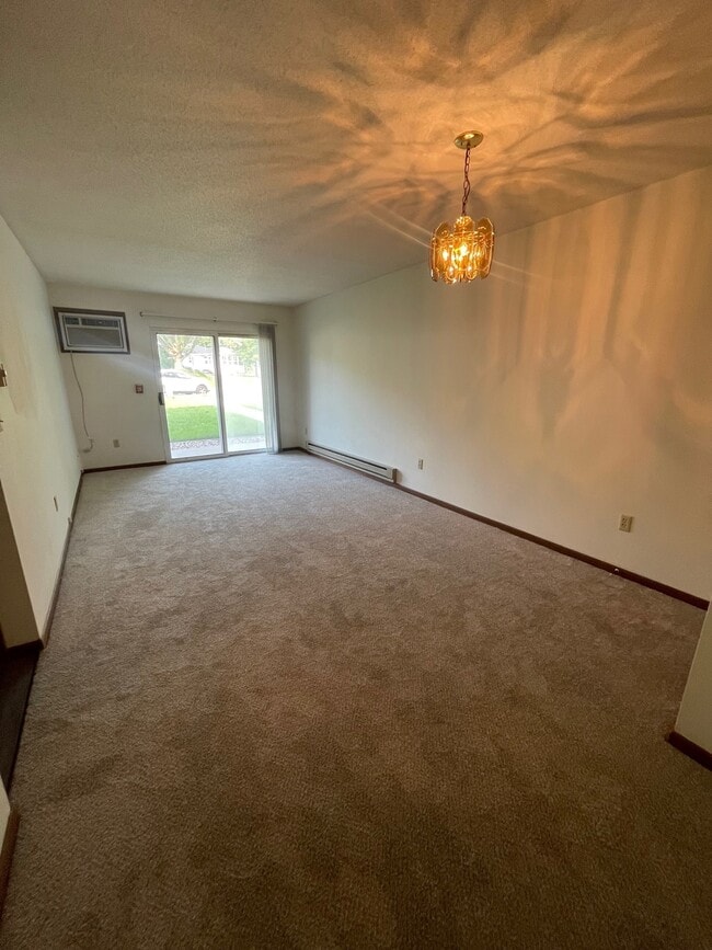 616 4th Ave N, Unit 5 in Onalaska, WI - Building Photo - Building Photo