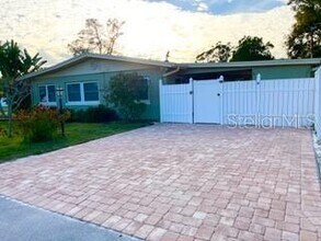 604 7th Ave SW in Largo, FL - Building Photo - Building Photo