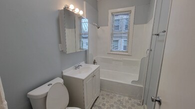 21-23-23 Ellsworth St in Hartford, CT - Foto de edificio - Building Photo