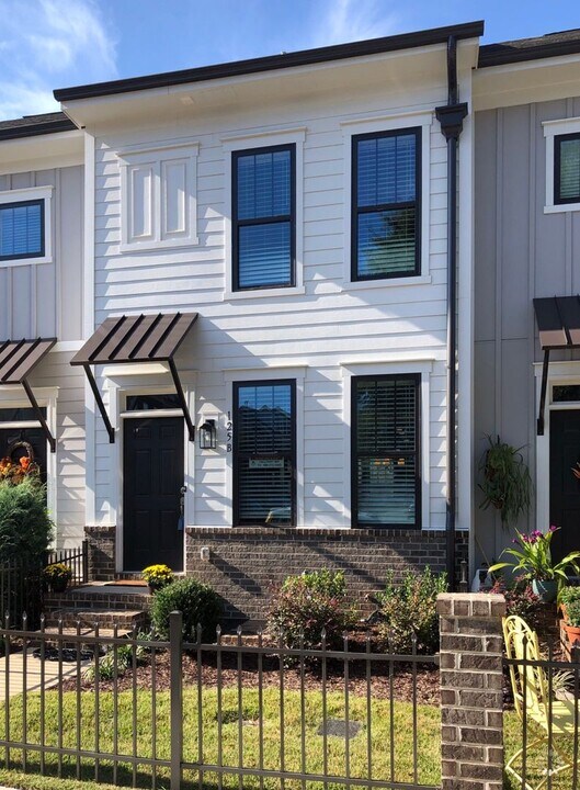 125 Capital Ave in Mooresville, NC - Building Photo