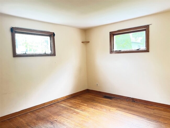 12 S Seward Ave in Endicott, NY - Building Photo - Building Photo