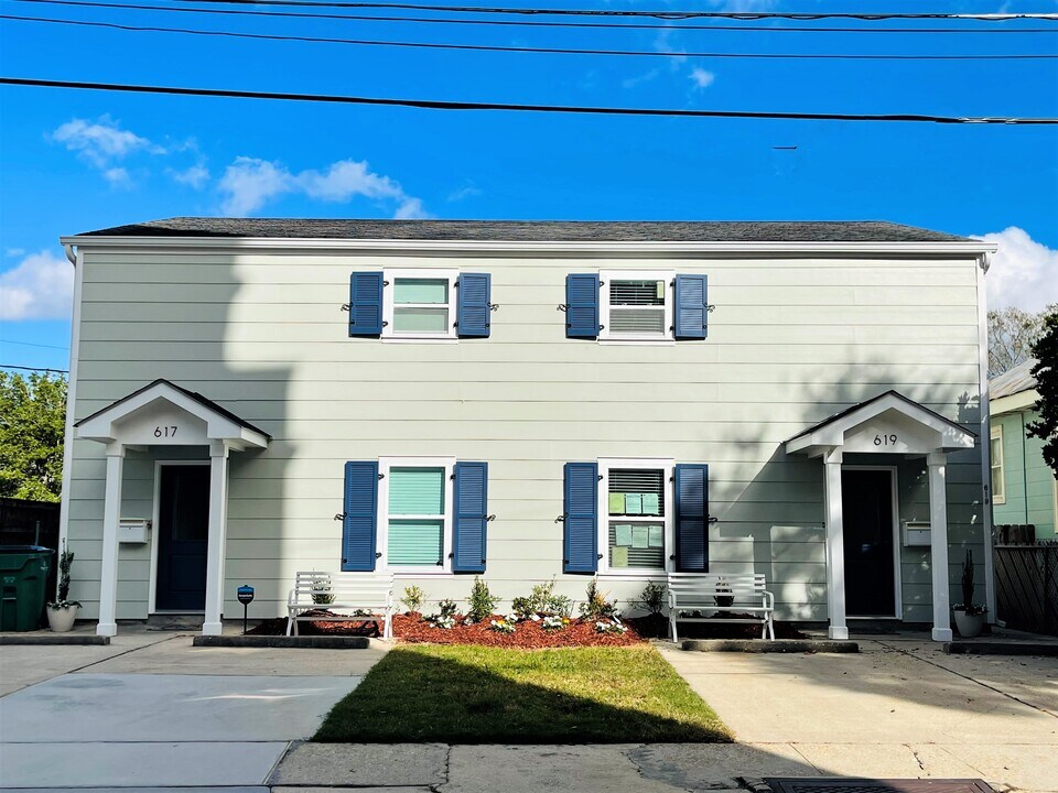 619 Lavoisier St in Gretna, LA - Foto de edificio