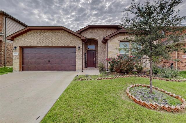 9436 Smiths Park Ln in Fort Worth, TX - Building Photo