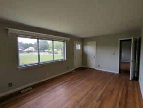 89 Hillsboro Rd in Rossville, GA - Foto de edificio - Building Photo