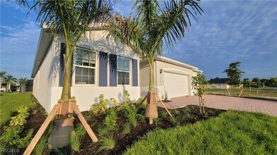 3930 SW 16th Pl in Cape Coral, FL - Building Photo - Building Photo
