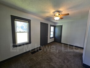 403 Indiana St in Waterloo, IA - Building Photo - Building Photo